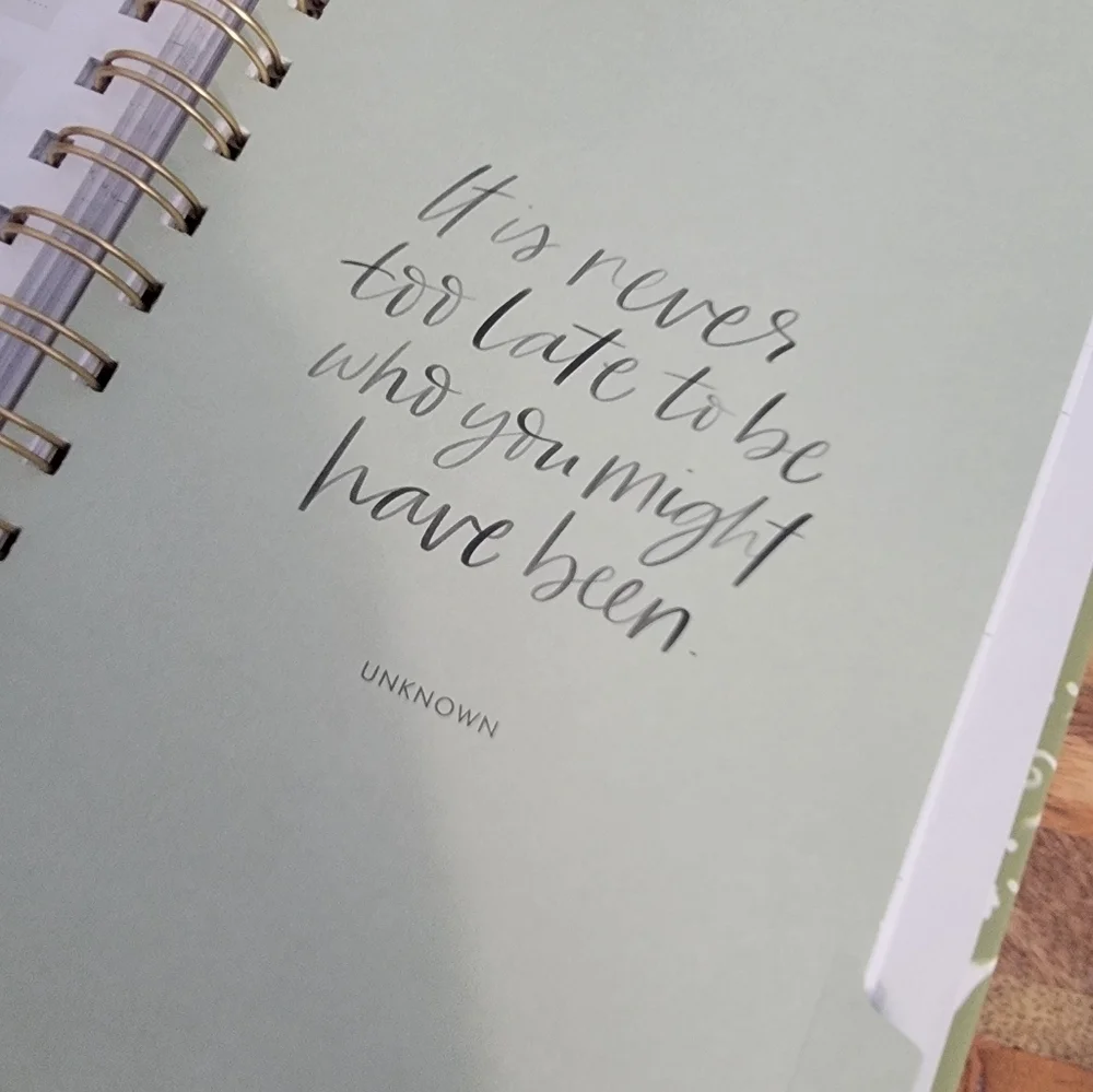 EVERYGIRL BRAND NEW weekly/monthly planner.  5x8